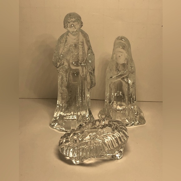 Crystal Nativity Set - Picture 1 of 15